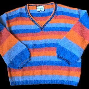 GOLD AND SILVER PARIS Vibrant striped V-neck sweater